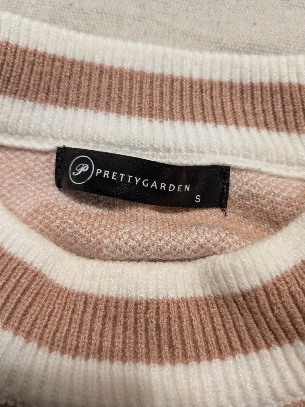 Floral Sweater Sweater in Camel and White - Picture 6 of 7